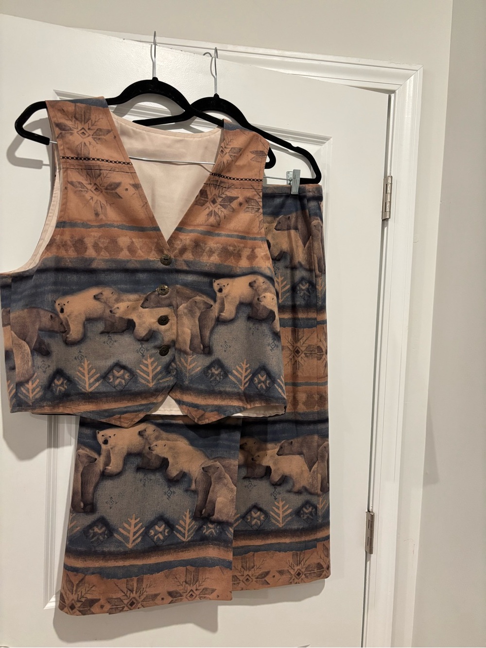 Vest and skirt set